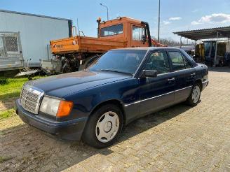 Mercedes E-klasse 230 W124 Limousin picture 2