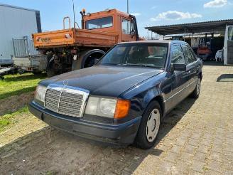 occasion passenger cars Mercedes E-klasse 230 W124 Limousin 1991/4