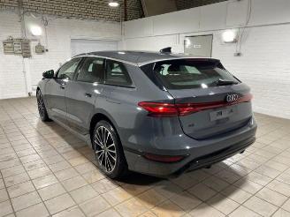 krockskadad bil auto Audi A6 avant A6 e-tron Avant Performance AHK/360/NAVI 2025/7