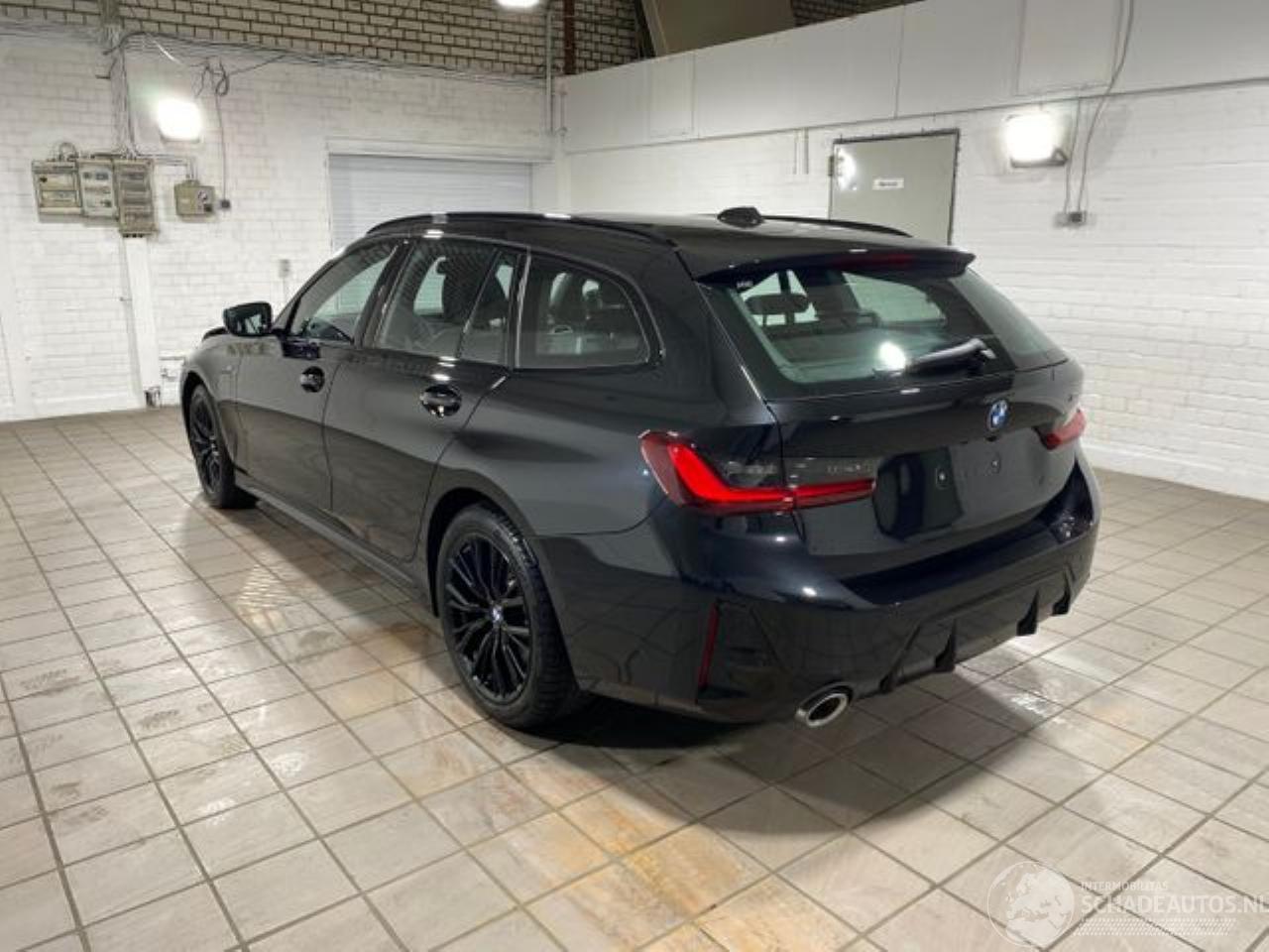 BMW 3-serie 0e Touring M Sport HUD/PANO/AHK/60/H&K/NAVI