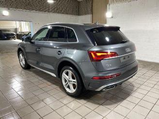 krockskadad bil auto Audi Q5 50 TFSIe quattro S line AHK/Leder/Navi 2024/3