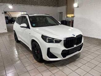 krockskadad bil auto BMW X1 xDrive23d M Sport Pro PANO/HUD/360/AHK/H&K 2025/3