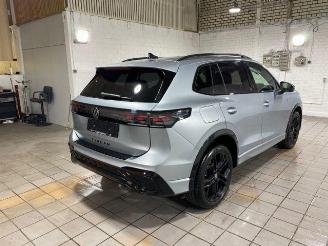 Volkswagen Tiguan 1.5 TSI e-Hybrid R-Line PANO/HUD/AHK/KAM picture 9