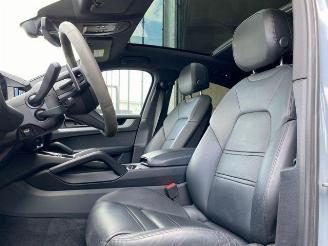Porsche Cayenne S E-Hybrid Coupe CHRONO/PANO/HUD/AHK/360 picture 16