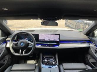 BMW i5 eDrive40 Touring M Sport HUD/360/H&K/NAVI picture 20