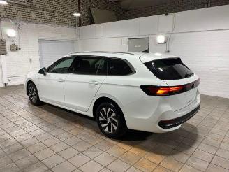 Volkswagen Passat Variant 2.0 TDI DSG Business HUD/AHK/360 picture 2
