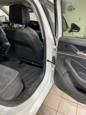 Volkswagen Passat Variant 2.0 TDI DSG Business HUD/AHK/360 picture 13