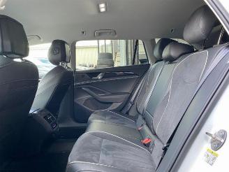 Volkswagen Passat Variant 2.0 TDI DSG Business HUD/AHK/360 picture 18