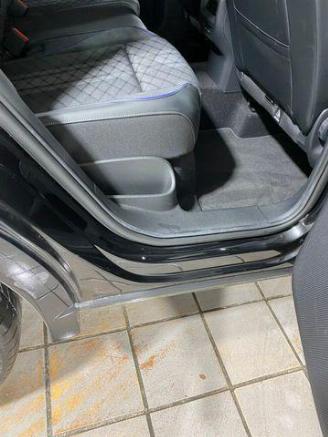 Volkswagen Tiguan 2.0 TDI DSG R-Line 4Motion PANO/STANDHZG picture 13