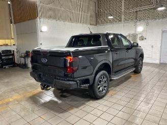 krockskadad bil auto Ford Ranger Wildtrak e-4WD Doppelkabine AHK/KAM/B&O 2025/3