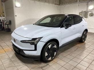 Volvo EX30 Ultra AWD Performance PANO/360/H&K/NAVI picture 3