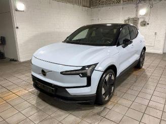 Volvo EX30 Ultra AWD Performance PANO/360/H&K/NAVI picture 4