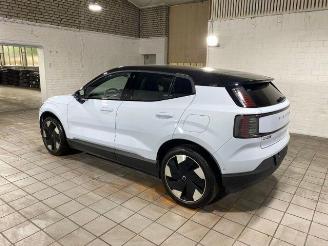 Volvo EX30 Ultra AWD Performance PANO/360/H&K/NAVI picture 2