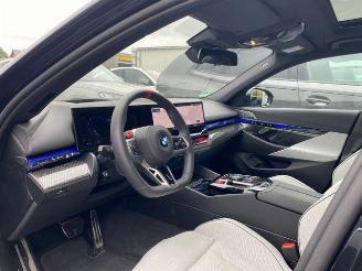 BMW M5 Limousine PANO/HUD/360/B&W/NAVI picture 14