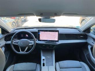 Volkswagen Passat Variant 2.0 TDI DSG Business HUD/AHK/SH picture 19