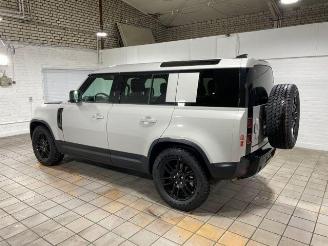 Land Rover Defender S 110 D200 AWD PANO/HUD/360/NAVI picture 3