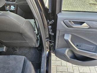 Volkswagen T-Roc 1.5 TSI DSG R-Line PANO/KAM/NAVI picture 17