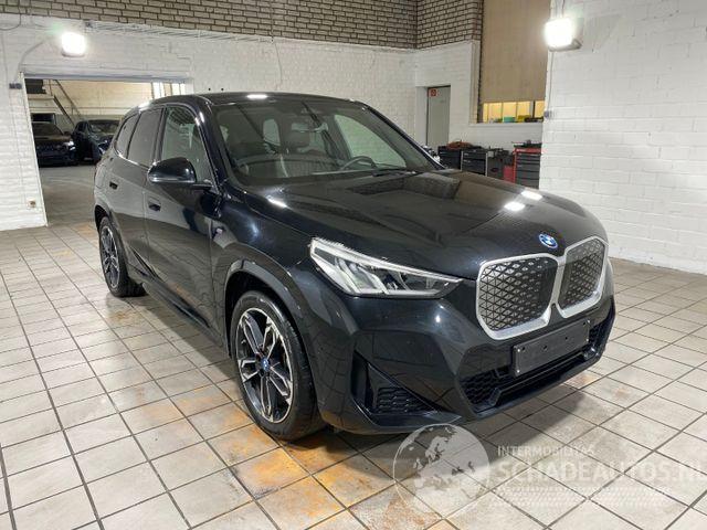 BMW iX1 eDrive20 M Sport AHK/KAM/NAVI