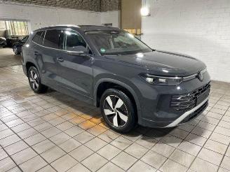 krockskadad bil auto Volkswagen Tayron 1.5 TSI e-Hybrid Elegance PANO/AHK/KAM 2025/10
