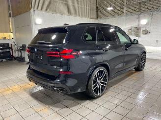 krockskadad bil auto BMW X5 xDrive50e M Sport Pro PANO/HUD/AHK/360/H&K 2026/3