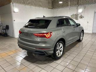 Schadeauto Audi Q3 35 TDI S line KAM/NAVI 2025/8