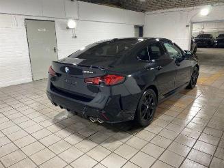 krockskadad bil auto BMW M2 35 xDrive Gran Coupe HUD/KAM/H&K/NAVI 2025/12