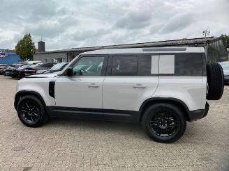 Land Rover Defender S 110 D200 AWD PANO/HUD/360/NAVI picture 3