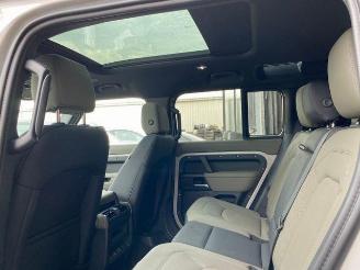 Land Rover Defender S 110 D200 AWD PANO/HUD/360/NAVI picture 18