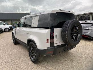 Land Rover Defender S 110 D200 AWD PANO/HUD/360/NAVI picture 2