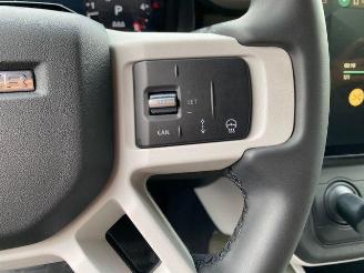 Land Rover Defender S 110 D200 AWD PANO/HUD/360/NAVI picture 22