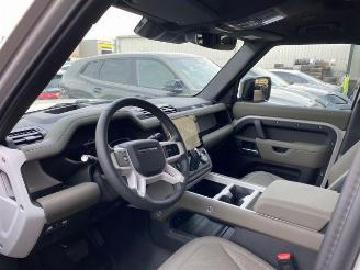 Land Rover Defender S 110 D200 AWD PANO/HUD/360/NAVI picture 15