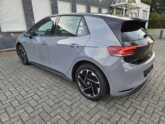 Volkswagen ID.3 Pro picture 2
