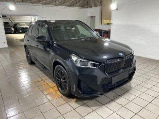 krockskadad bil auto BMW iX1 xDrive30 M Sport HUD/AHK/360/NAVI 2024/2