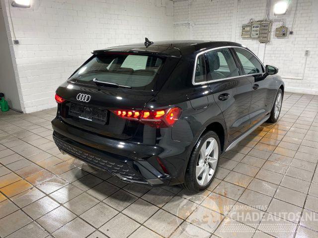 Audi A3 40 TFSIe S line PANO/KAM/NAVI