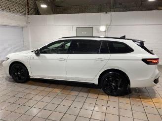 Volkswagen Passat Variant 1.5 TSI e-Hybrid R-Line HUD/KAM picture 4