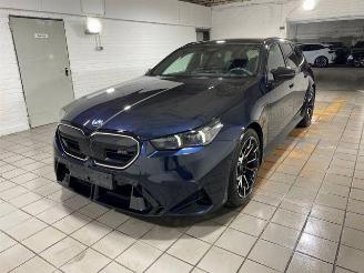 krockskadad bil auto BMW M5 Touring PANO/HUD/AHK/360/B&W/NAVI 2026/4