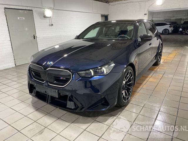 BMW M5 Touring PANO/HUD/AHK/360/B&W/NAVI