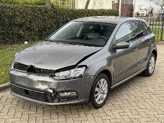 Unfallwagen Volkswagen Polo 1.2 TSI | Highline | Cruise control | PDC | 1e Eigenaar | 2014/8