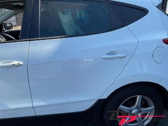 Hyundai Ix35 iX35 (LM), SUV, 2009 / 2015 2.0 16V picture 13