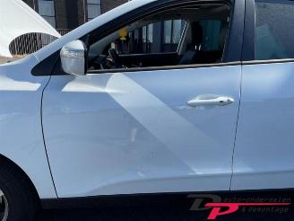 Hyundai Ix35 iX35 (LM), SUV, 2009 / 2015 2.0 16V picture 11