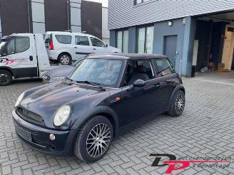 Coche siniestrado Mini Mini Mini One/Cooper (R50), Hatchback, 2001 / 2007 1.6 16V One 2005/1