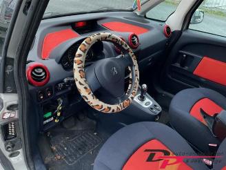 Peugeot 1007 1007 (KM), Hatchback 3-drs, 2004 / 2011 1.4 picture 8