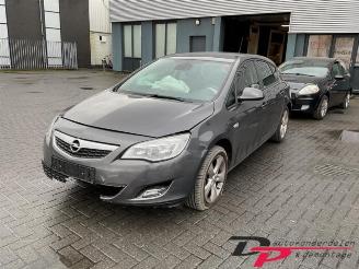 Vrakbiler auto Opel Astra Astra J (PC6/PD6/PE6/PF6), Hatchback 5-drs, 2009 / 2015 1.4 Turbo 16V 2010/11