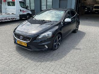 Volvo V-40 R-Design picture 3