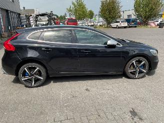 Volvo V-40 R-Design picture 9