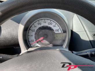 Peugeot 107 107, Hatchback, 2005 / 2014 1.0 12V picture 9