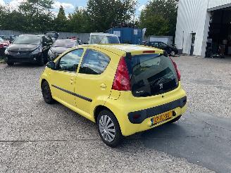 Peugeot 107 5deurs benzine picture 8