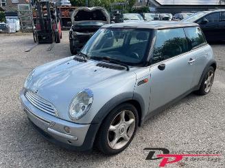 Dezmembrări autoturisme Mini Mini Mini (R50/53), Hatchback, 2001 / 2007 1.6 16V Cooper 2003/2