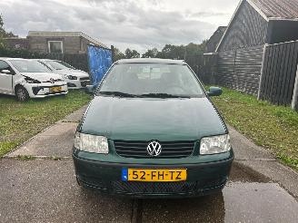 krockskadad bil auto Volkswagen Polo Automaat APK 2000/3