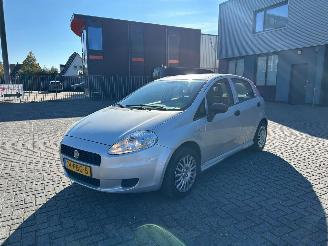 Vaurioauto  passenger cars Fiat Punto 1.3Diesel  Euro 5 Airco 2011/1